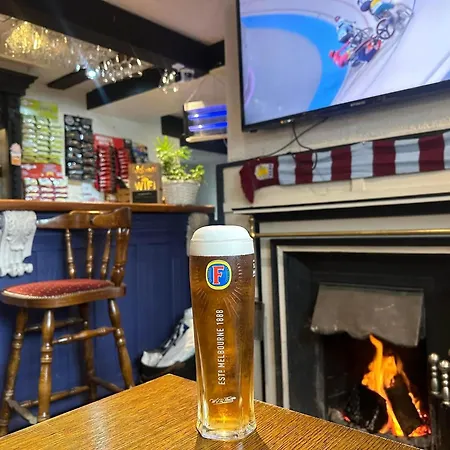 Apartment Courtyard 1-bed Sleeps 2 Pets Ok