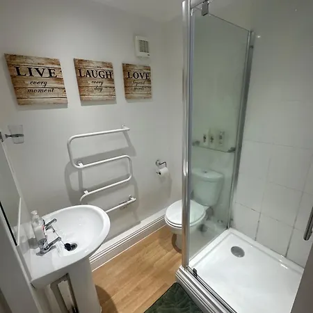 Courtyard 1-bed Sleeps 2 Pets Ok *